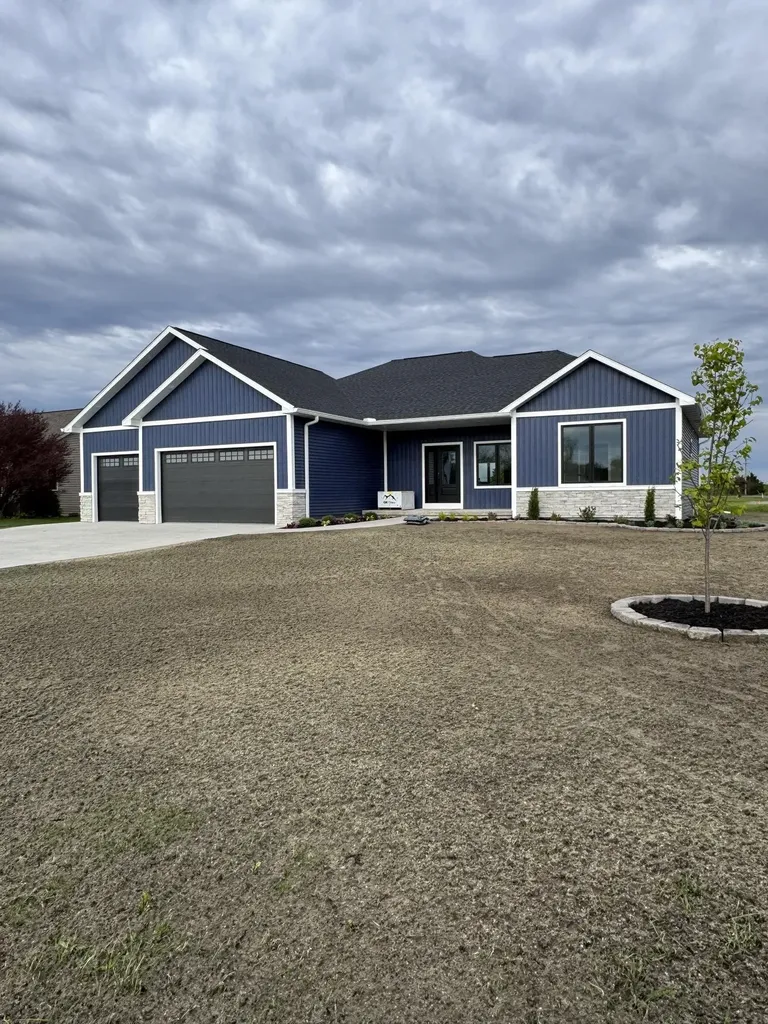 2816 W Crossroads Drive Monitor Charter Township MI 48706