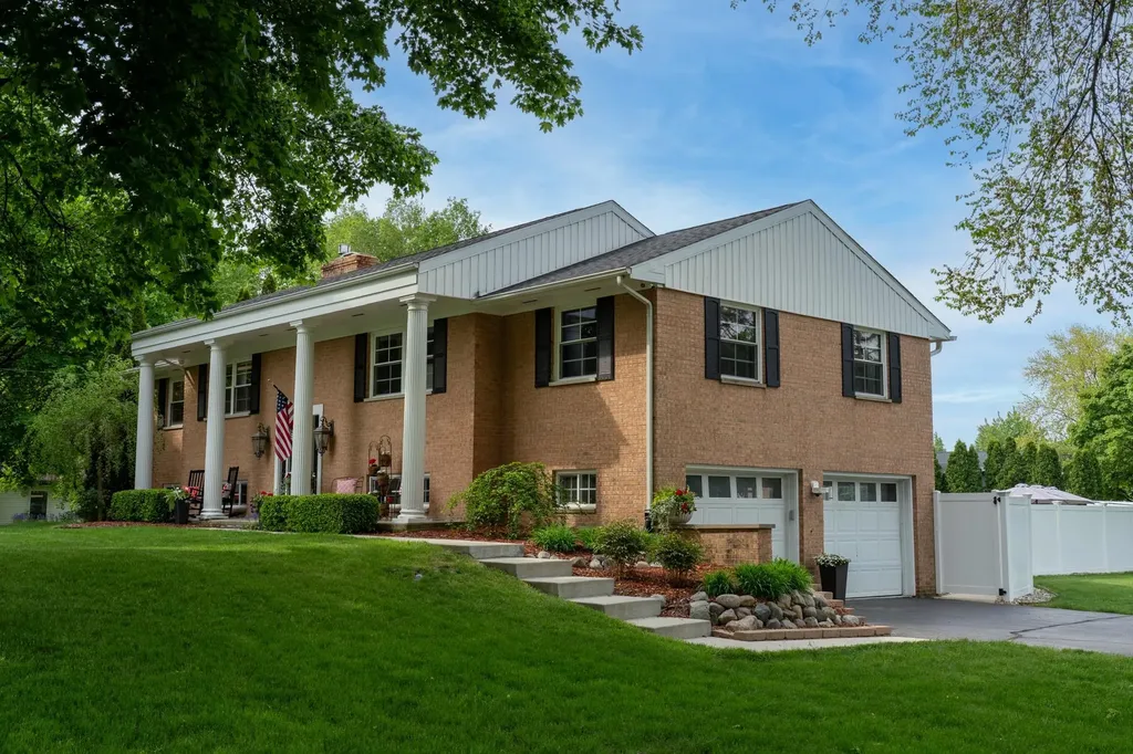 1206 Fairfield Drive Mt. Pleasant City MI 48858