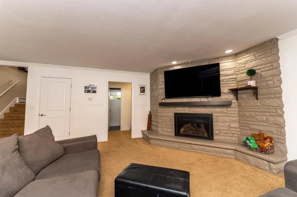 1206 Fairfield Drive Mt. Pleasant City MI 48858