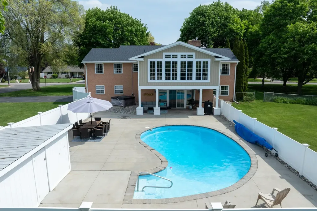 1206 Fairfield Drive Mt. Pleasant City MI 48858