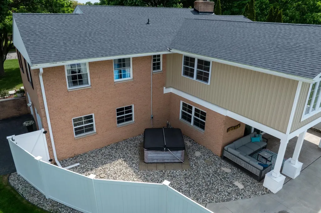 1206 Fairfield Drive Mt. Pleasant City MI 48858