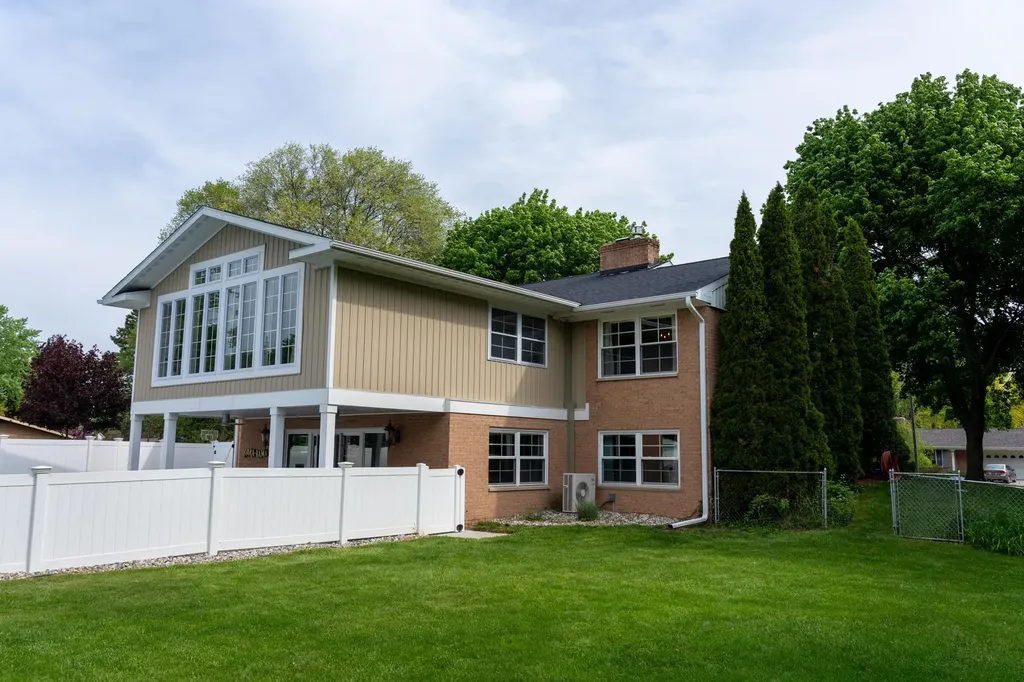 1206 Fairfield Drive Mt. Pleasant City MI 48858