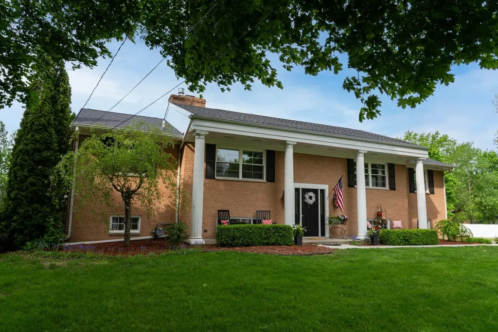 1206 Fairfield Drive Mt. Pleasant City MI 48858