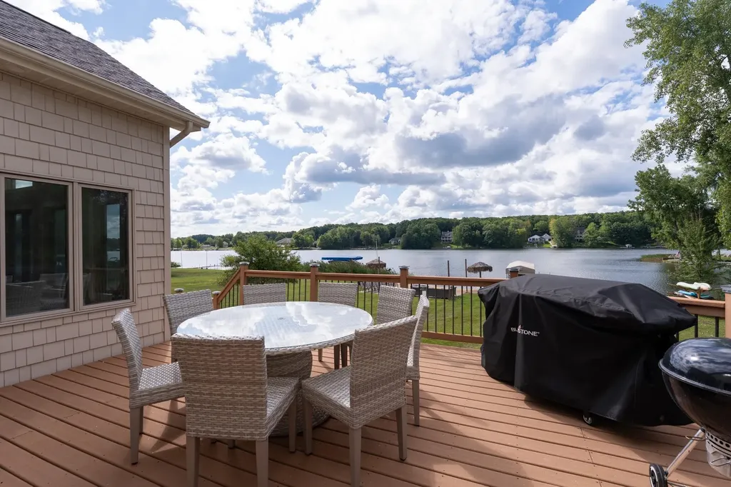 1107 Bundy Drive Broomfield Township MI 48893