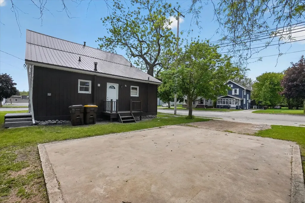 301 Gratiot Avenue Alma City MI 48801