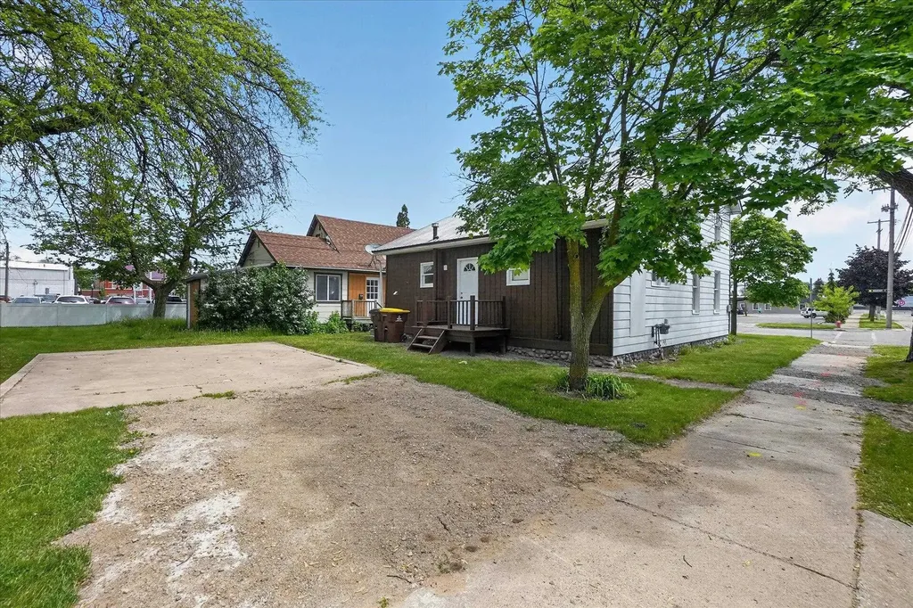301 Gratiot Avenue Alma City MI 48801