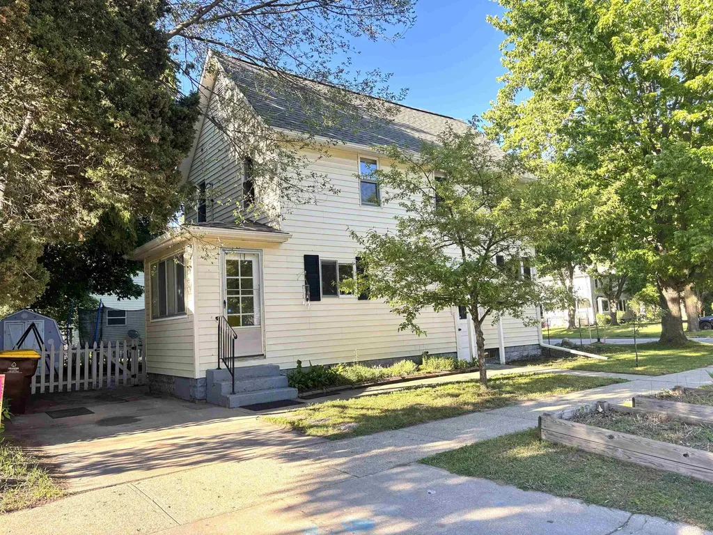 518 S Kinney Mt. Pleasant City MI 48858