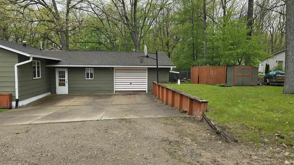 621 E State Street Fife Lake Township MI 49633