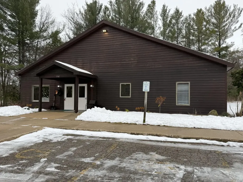 2154 Hammond Place W Garfield Charter Township MI 49686