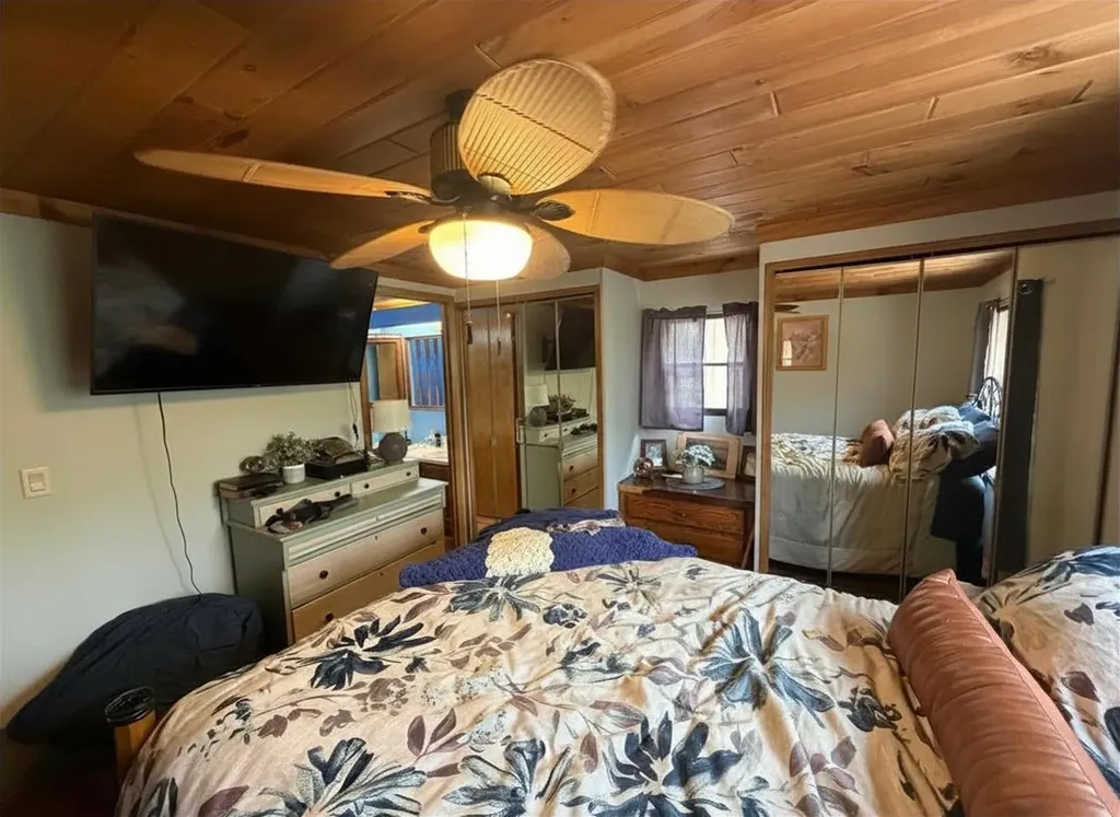 2245 Edgewood Surrey Township MI 48622