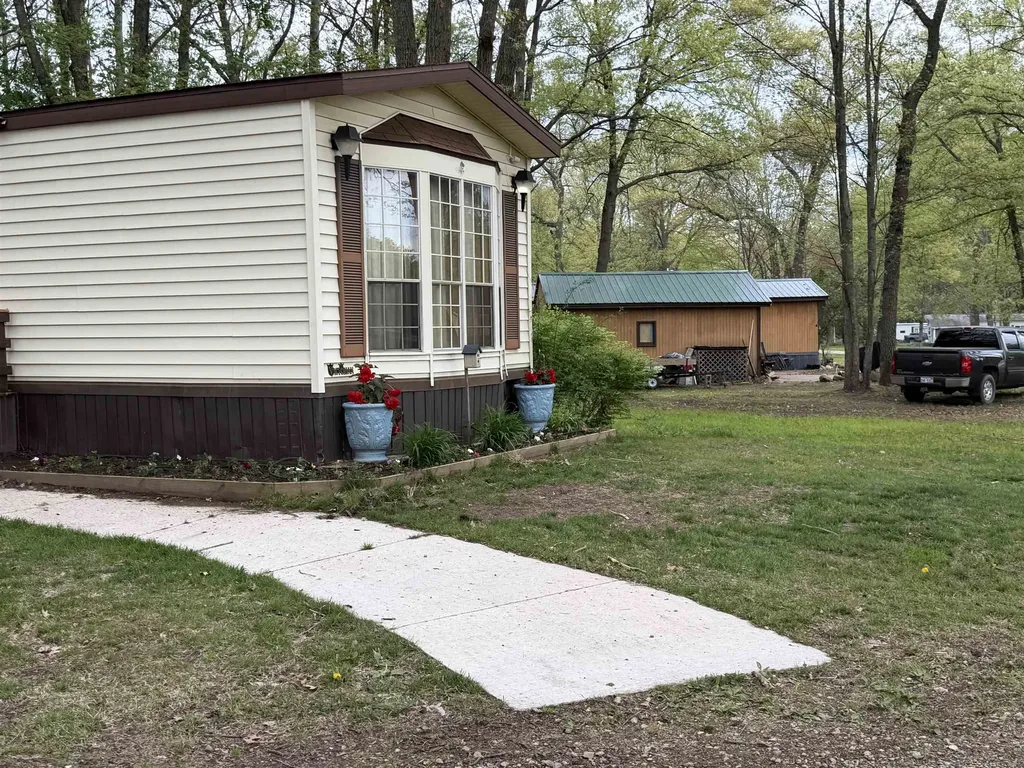 2245 Edgewood Surrey Township MI 48622