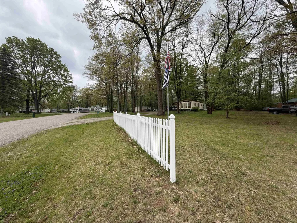 2245 Edgewood Surrey Township MI 48622