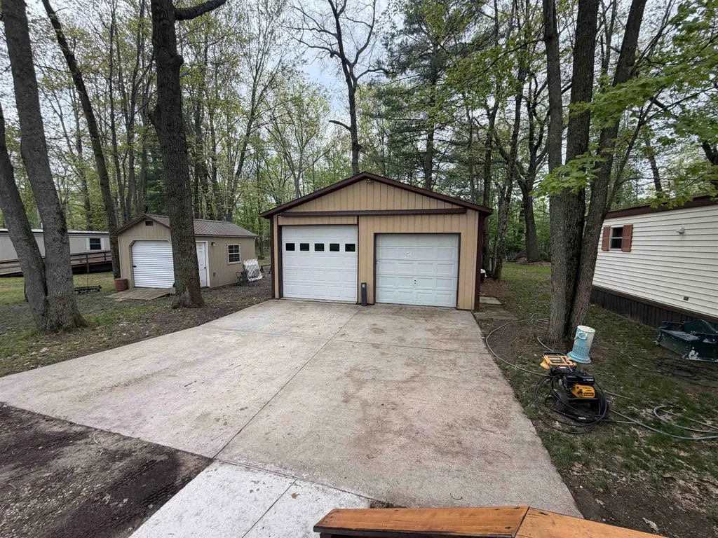 2245 Edgewood Surrey Township MI 48622