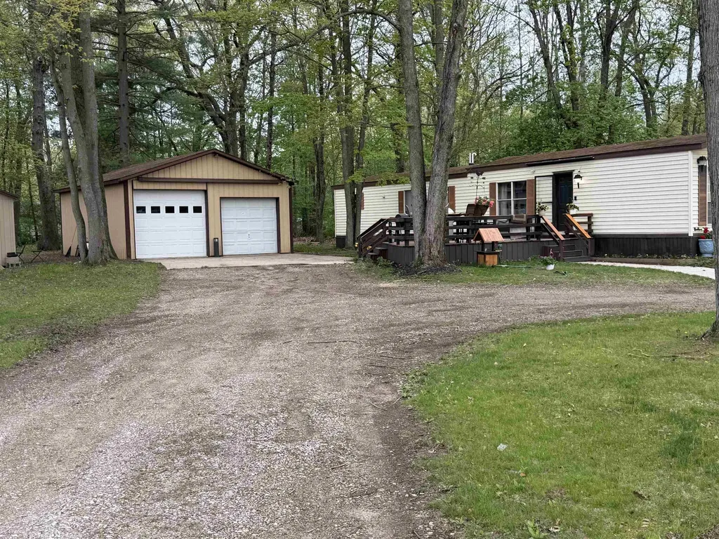 2245 Edgewood Surrey Township MI 48622
