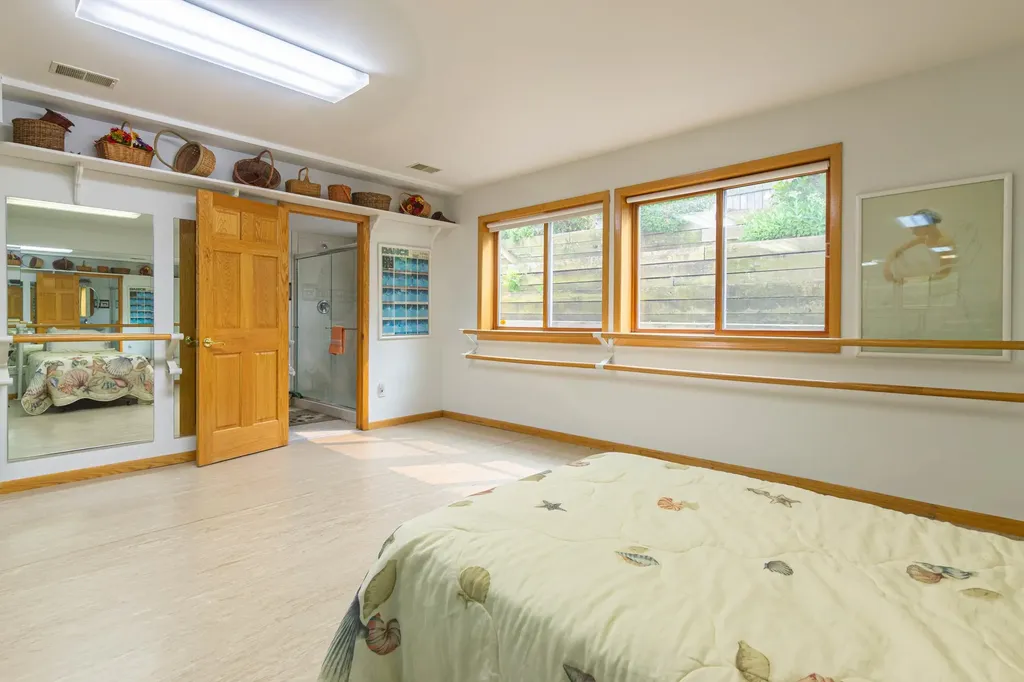 1210 Glenwood Drive Mt. Pleasant City MI 48858