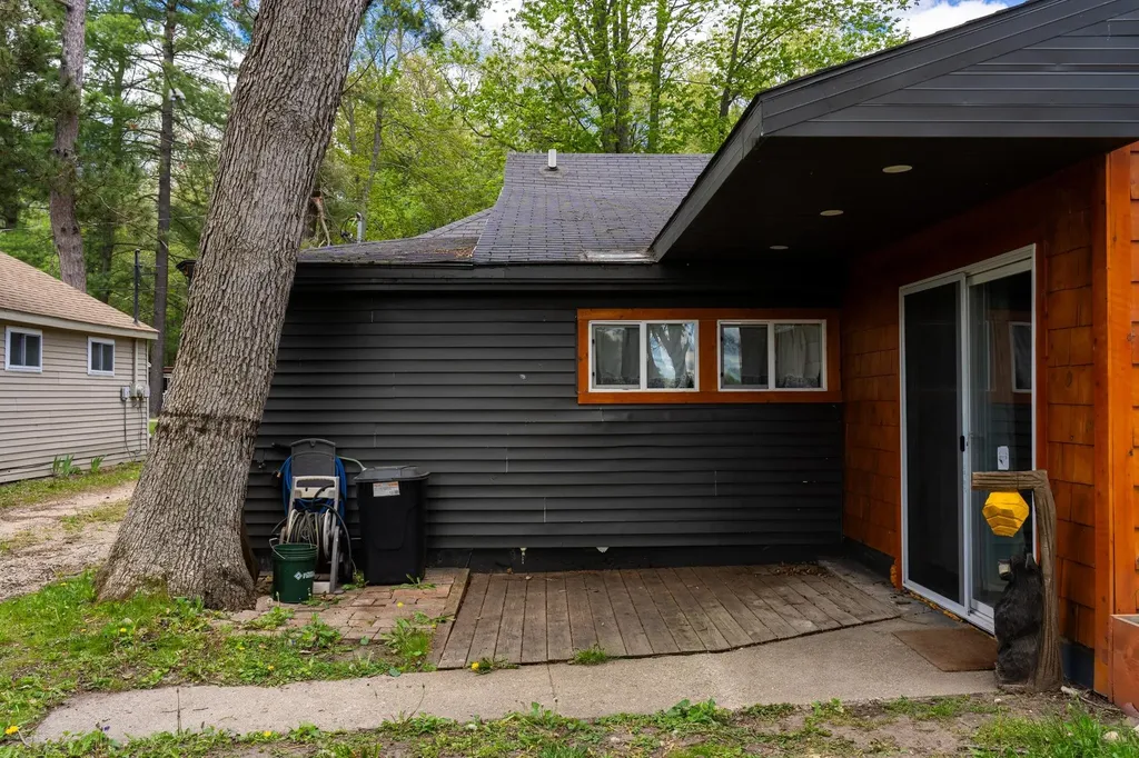 11935 N Shore Drive Garfield Township MI 48632