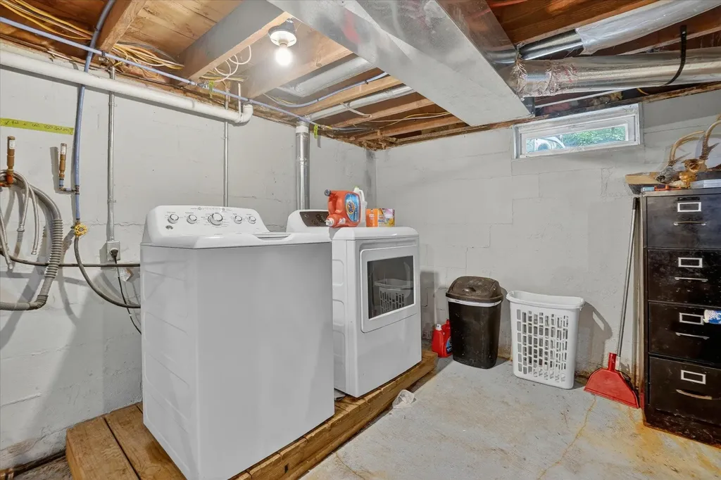 225 Grafton Avenue Alma City MI 48801