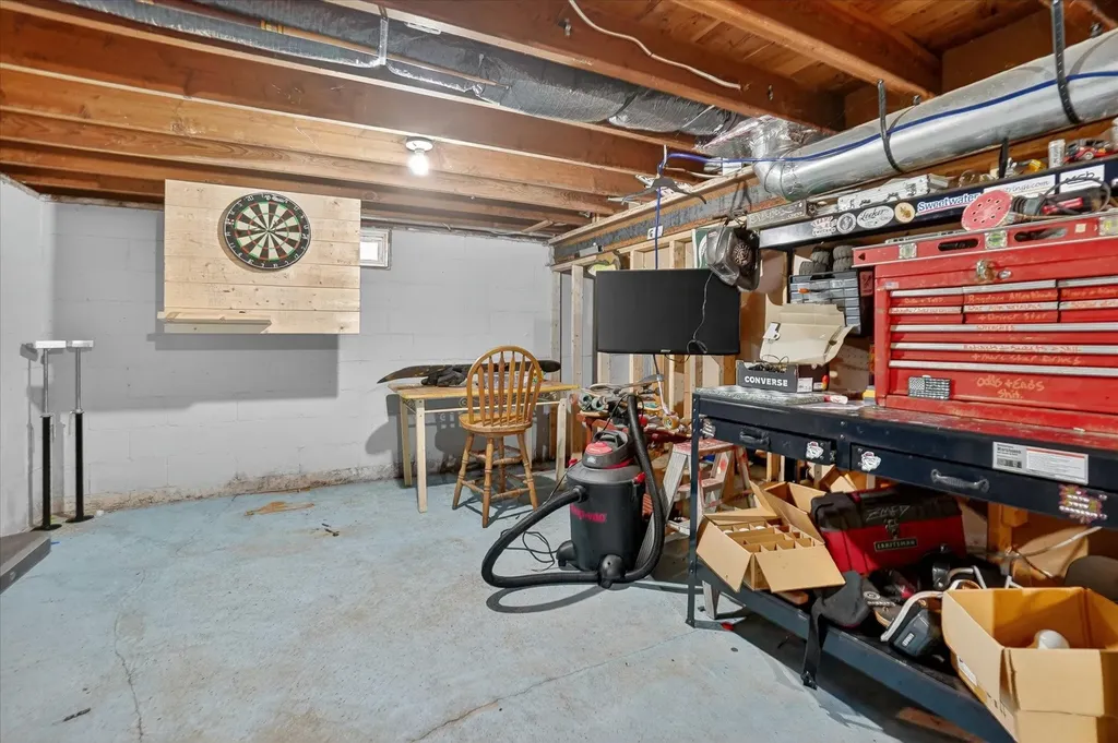 225 Grafton Avenue Alma City MI 48801