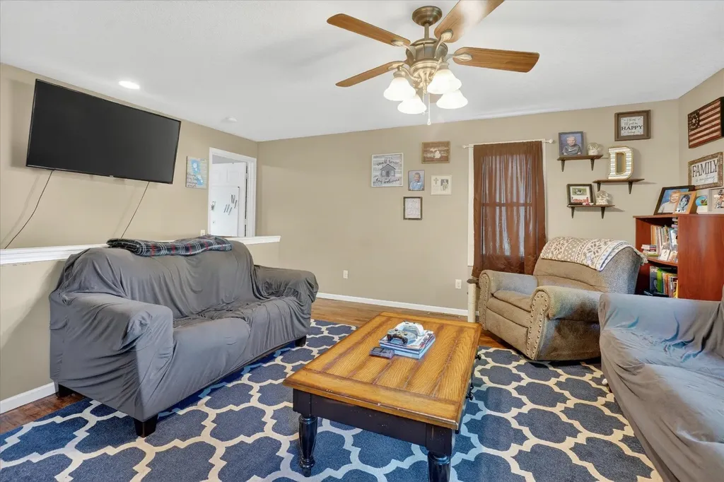 225 Grafton Avenue Alma City MI 48801