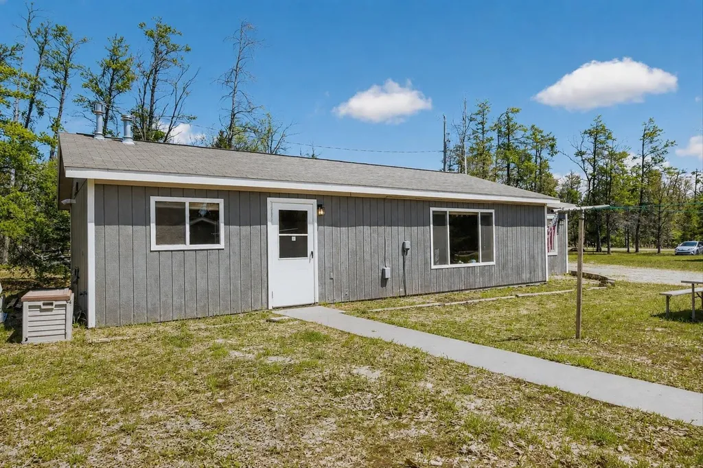 3144 S Wakeley Bridge Road Grayling Charter Township MI 49738