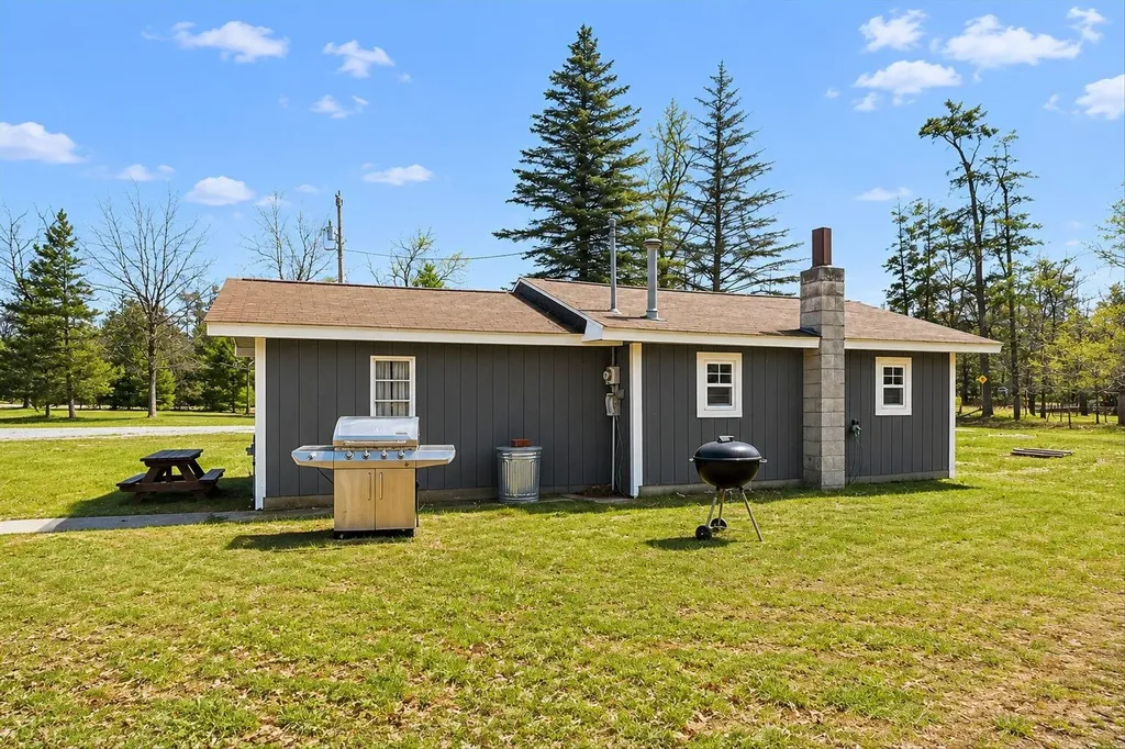 3144 S Wakeley Bridge Road Grayling Charter Township MI 49738