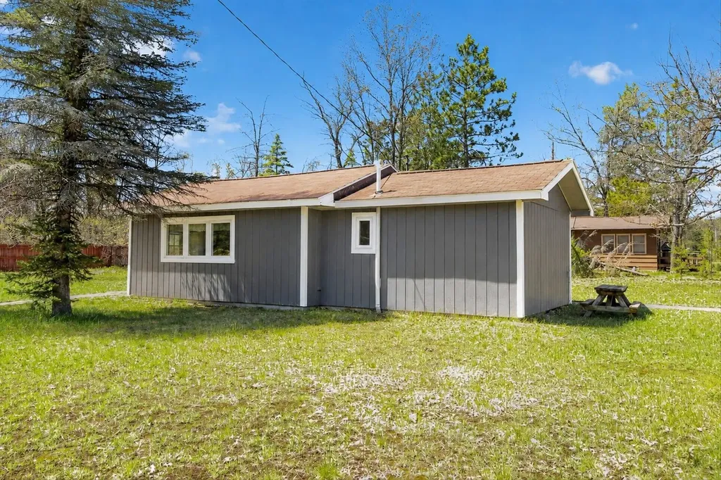 3144 S Wakeley Bridge Road Grayling Charter Township MI 49738