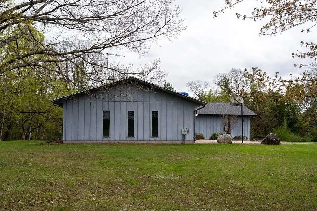 3290 E River Union Charter Township MI 48858