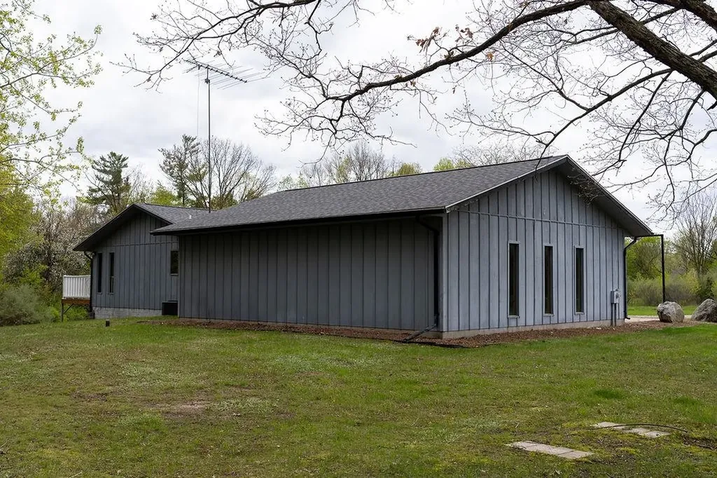3290 E River Union Charter Township MI 48858