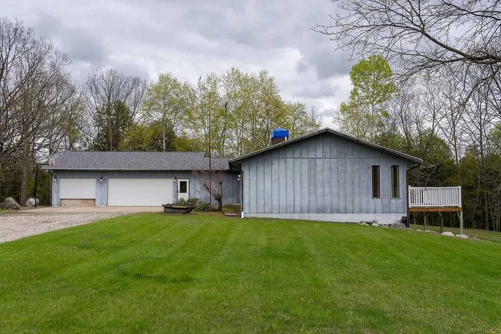 3290 E River Union Charter Township MI 48858