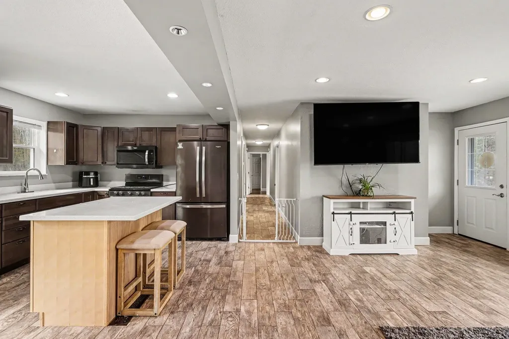 1015 Shaw Road Sage Township MI 48624