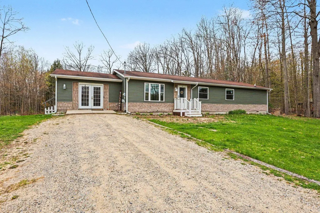 1015 Shaw Road Sage Township MI 48624