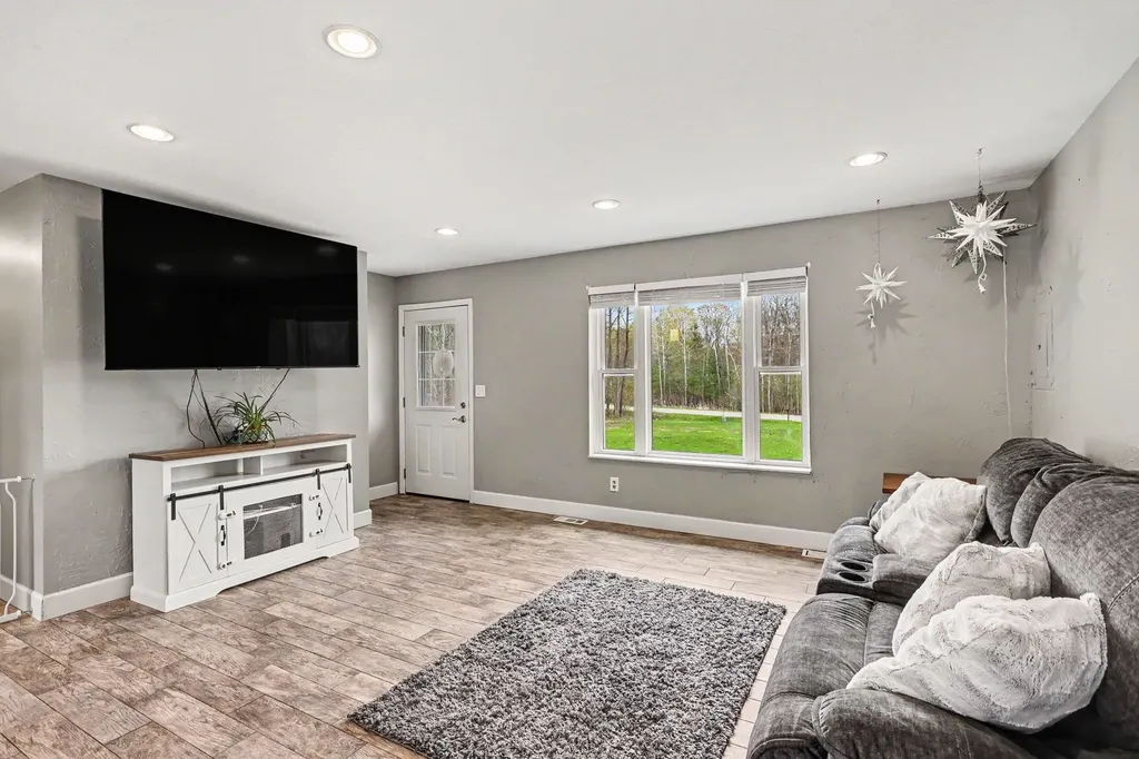 1015 Shaw Road Sage Township MI 48624