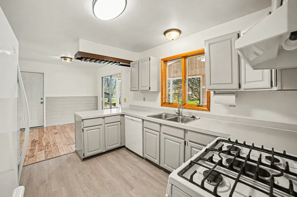 3431 Maradee Court Surrey Township MI 48622