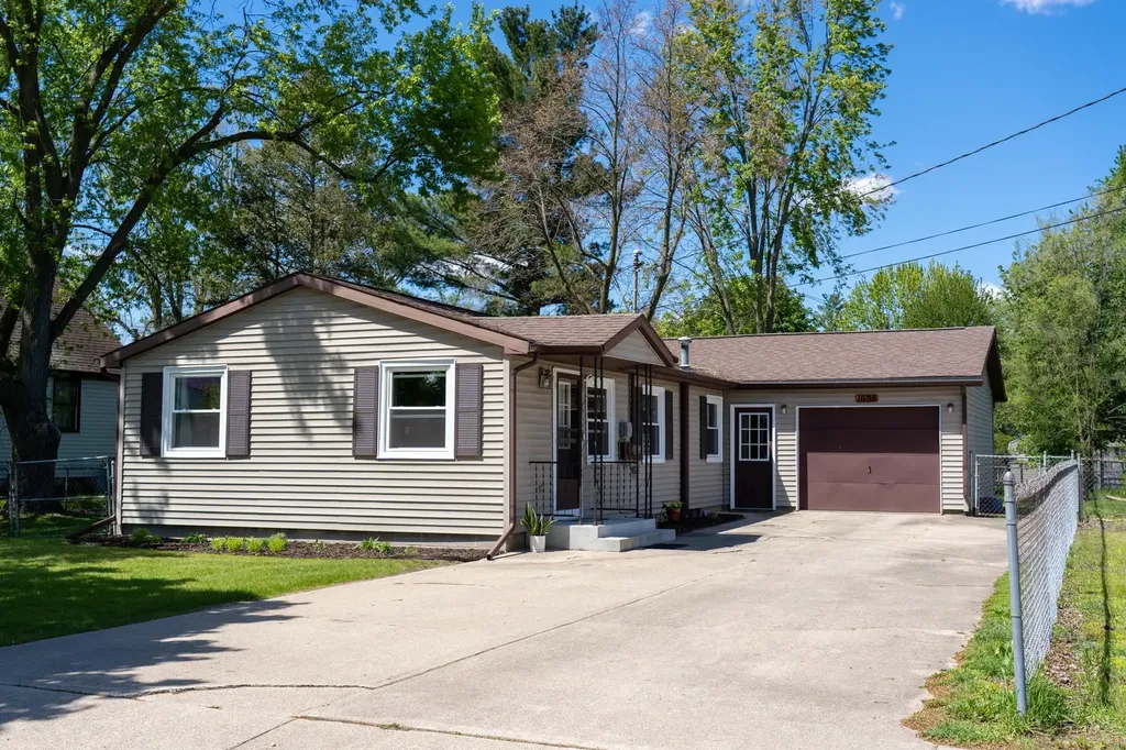 1608 Fessenden Avenue Mt. Pleasant City MI 48858