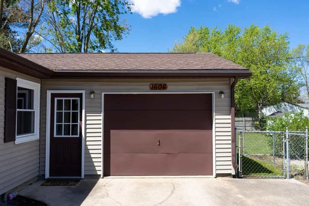1608 Fessenden Avenue Mt. Pleasant City MI 48858