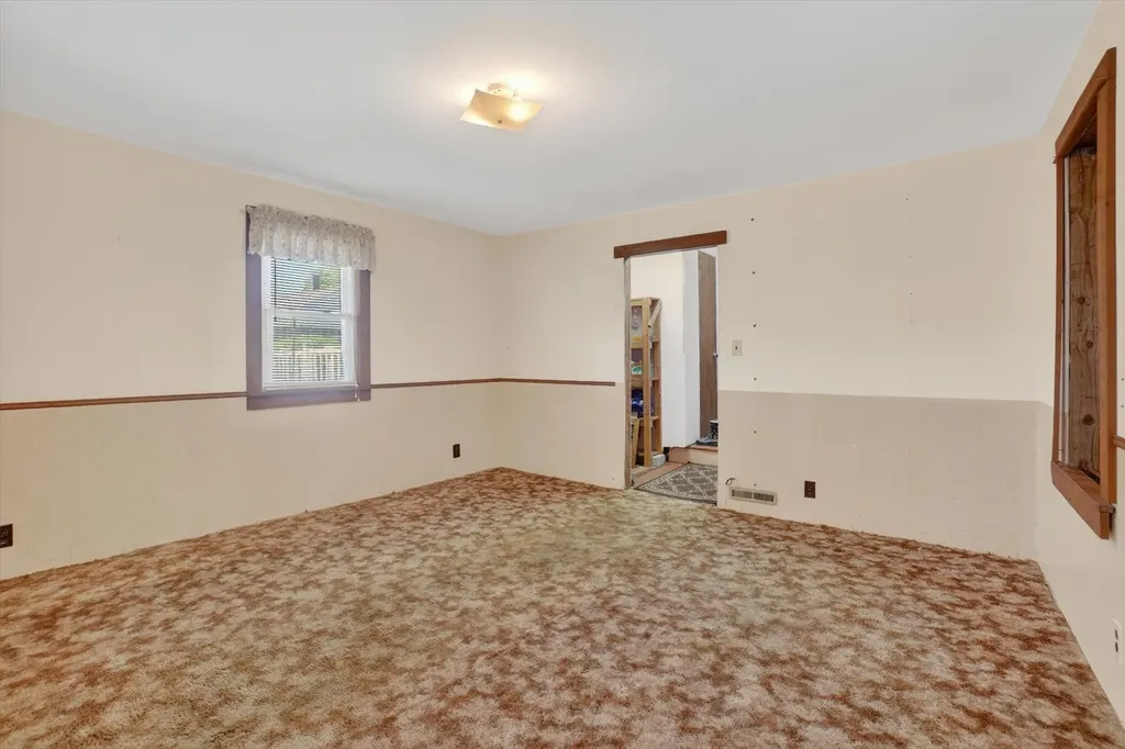6348 N Pingree Road Seville Township MI 48832