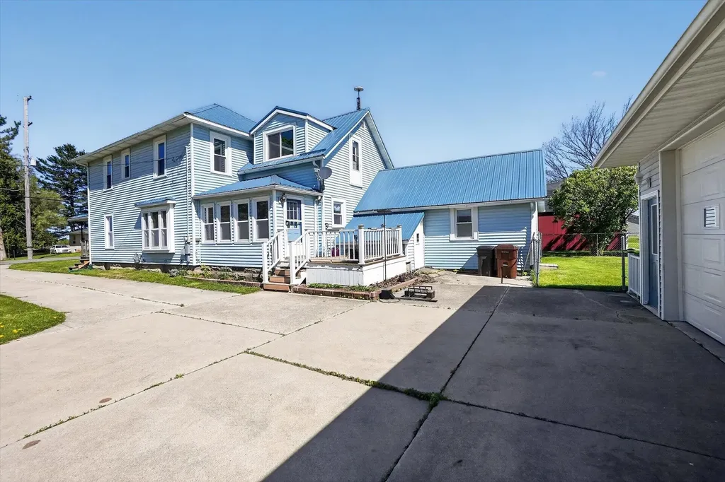 6348 N Pingree Road Seville Township MI 48832