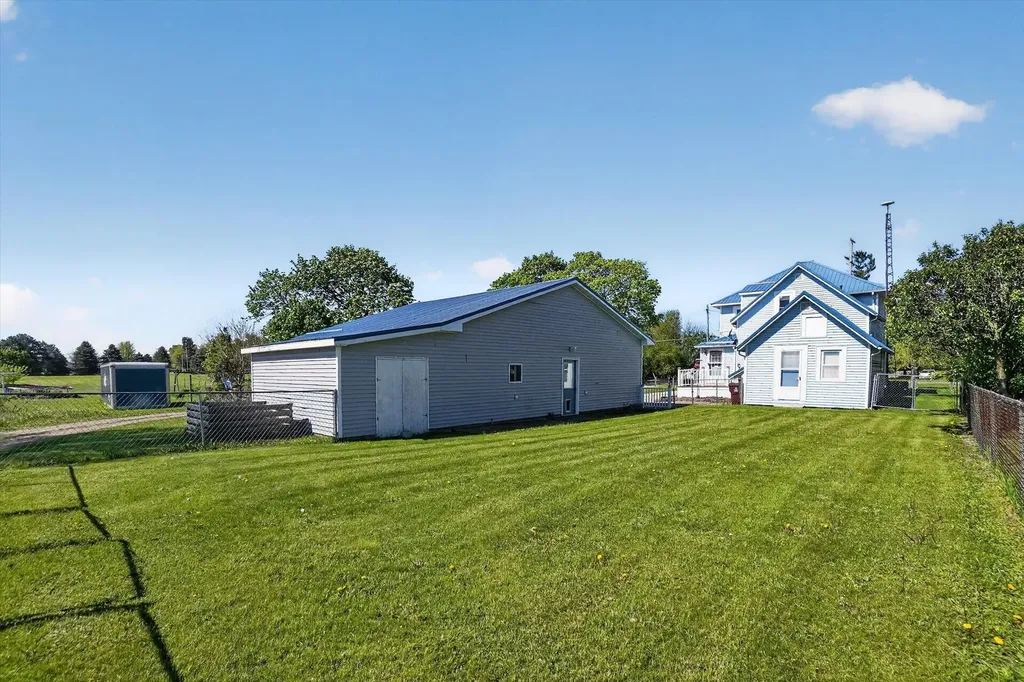 6348 N Pingree Road Seville Township MI 48832