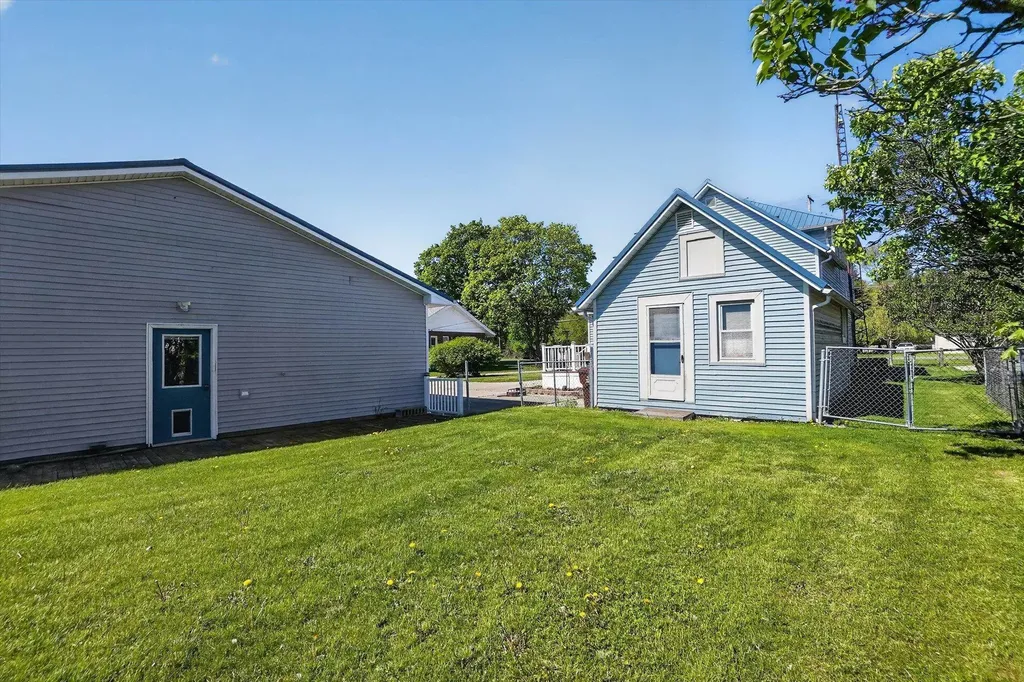 6348 N Pingree Road Seville Township MI 48832