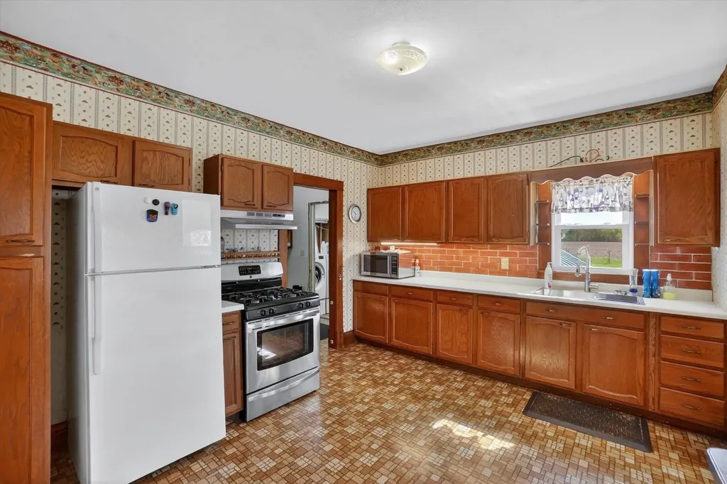 6348 N Pingree Road Seville Township MI 48832