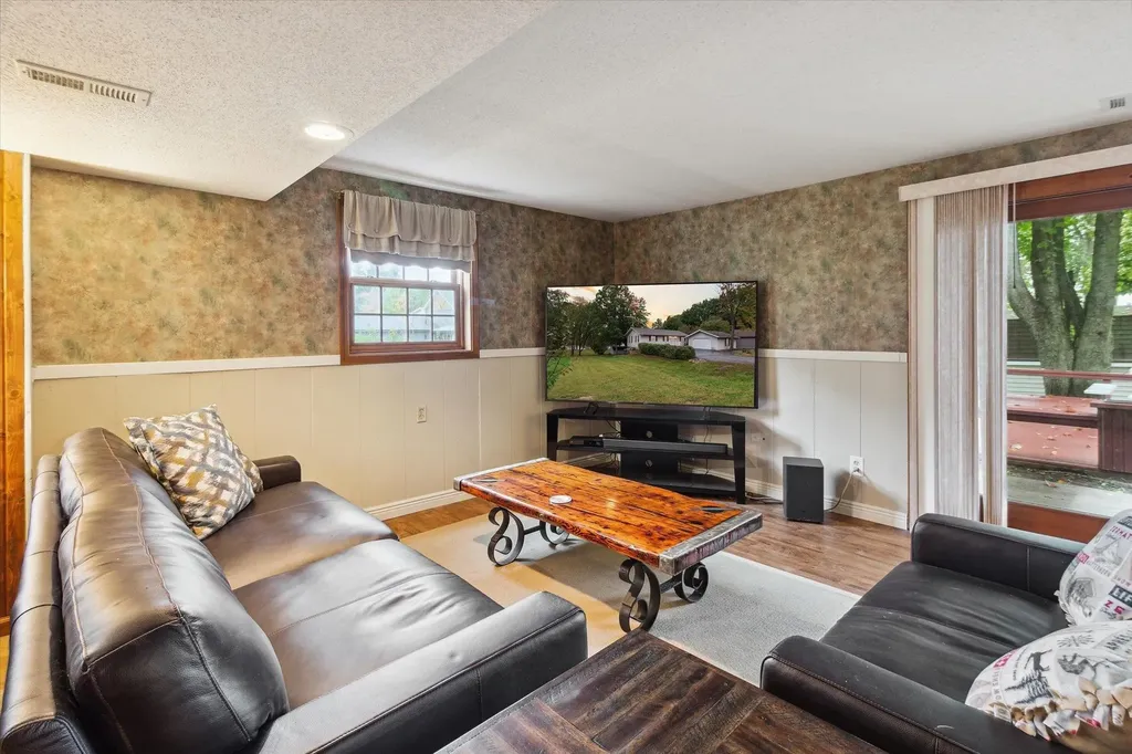 1132 Clubhouse Drive Broomfield Township MI 48893