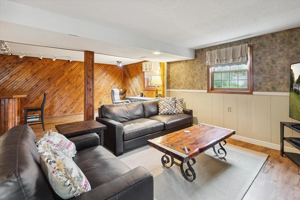 1132 Clubhouse Drive Broomfield Township MI 48893