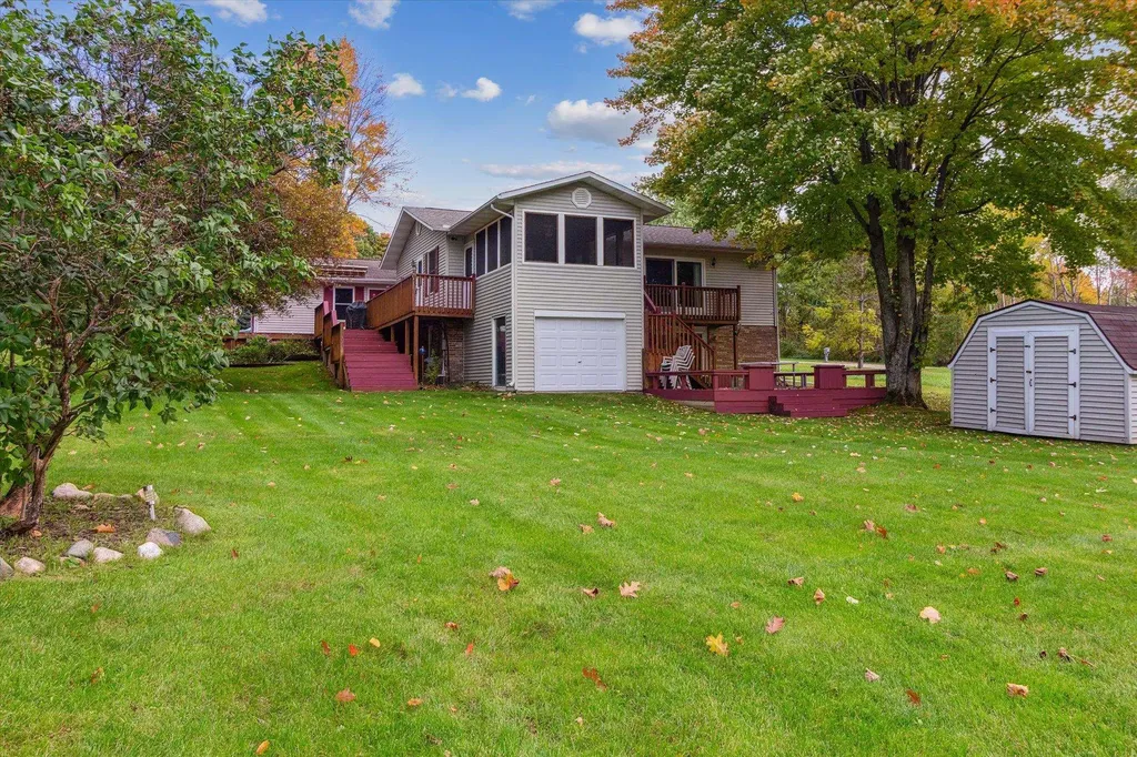 1132 Clubhouse Drive Broomfield Township MI 48893