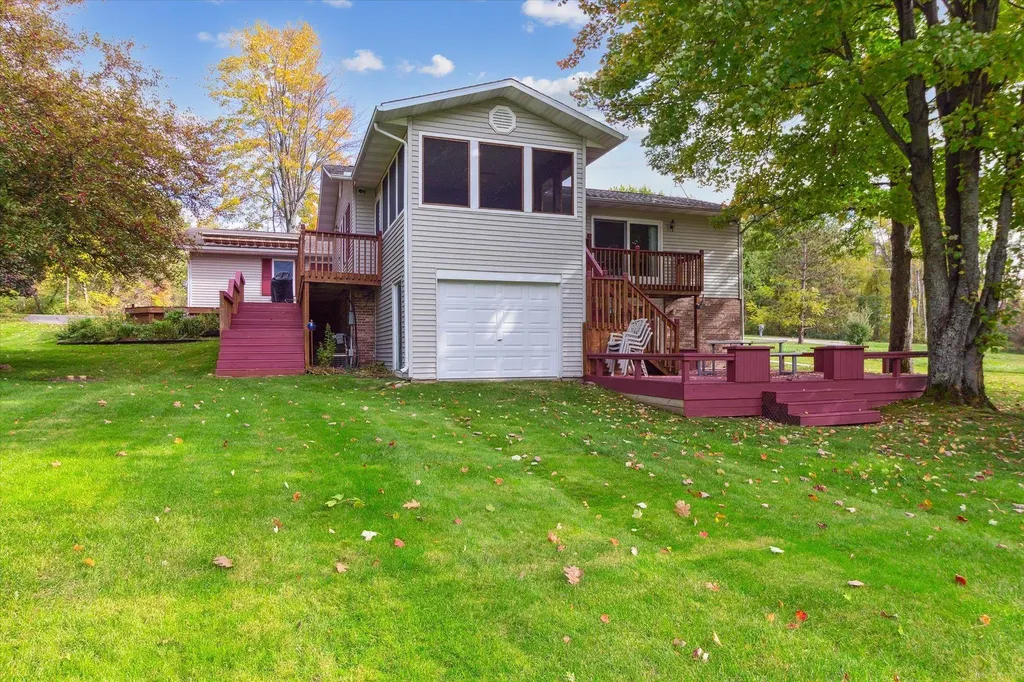 1132 Clubhouse Drive Broomfield Township MI 48893