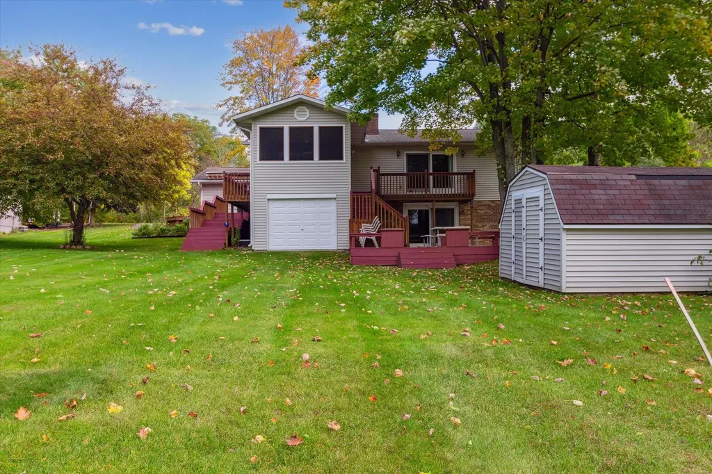 1132 Clubhouse Drive Broomfield Township MI 48893
