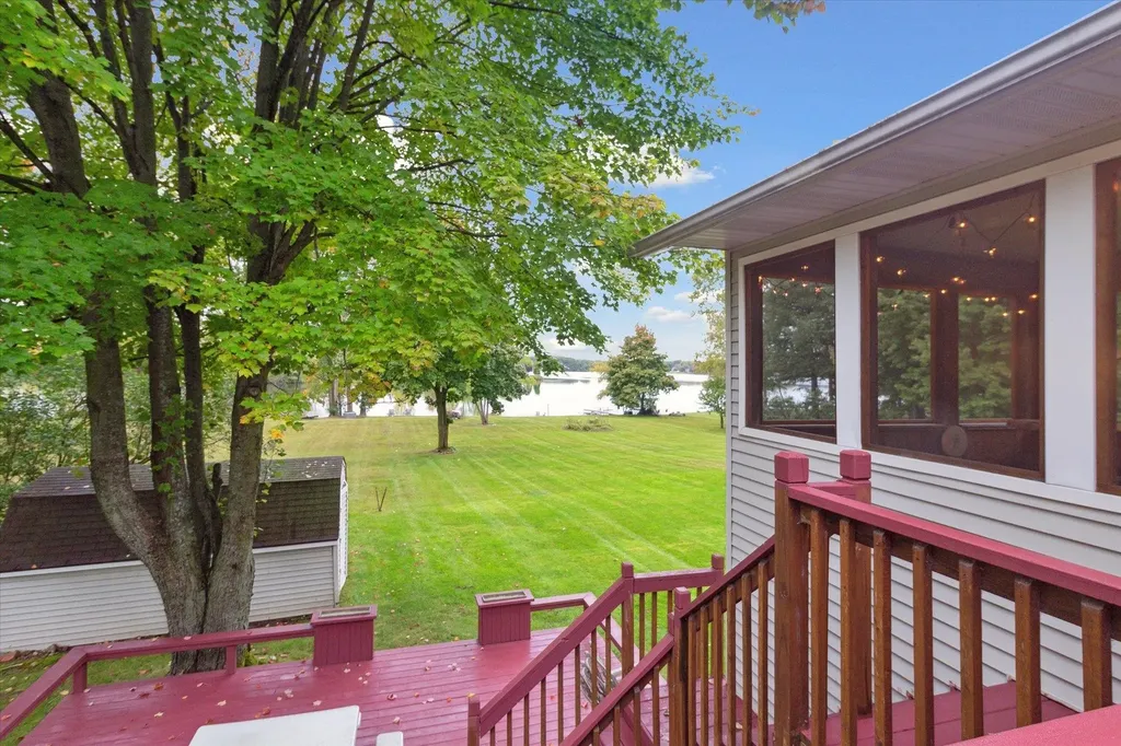 1132 Clubhouse Drive Broomfield Township MI 48893