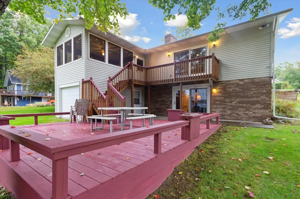 1132 Clubhouse Drive Broomfield Township MI 48893