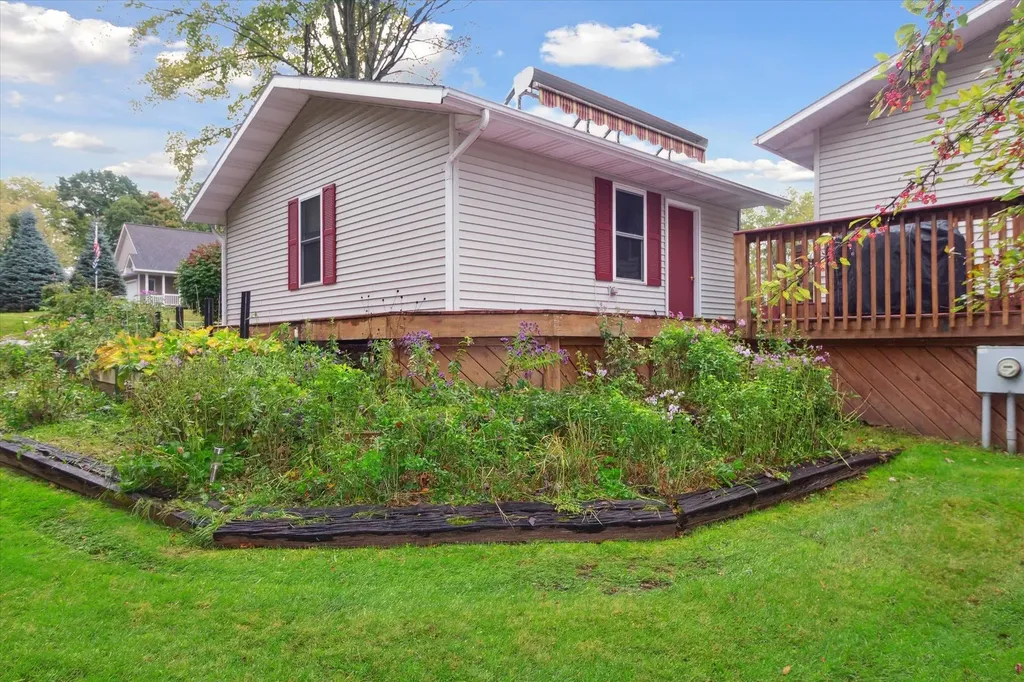 1132 Clubhouse Drive Broomfield Township MI 48893
