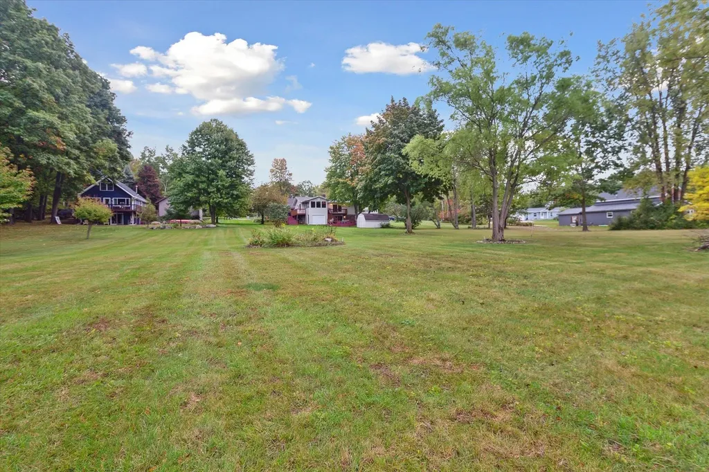 1132 Clubhouse Drive Broomfield Township MI 48893