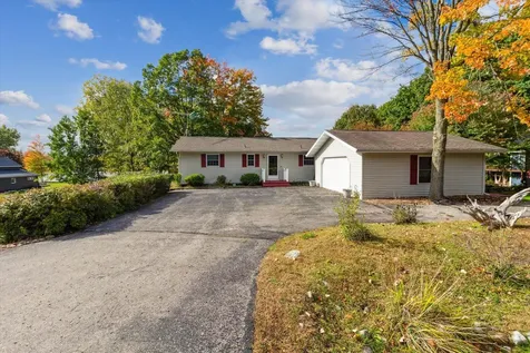 1132 Clubhouse Drive Broomfield Township MI 48893